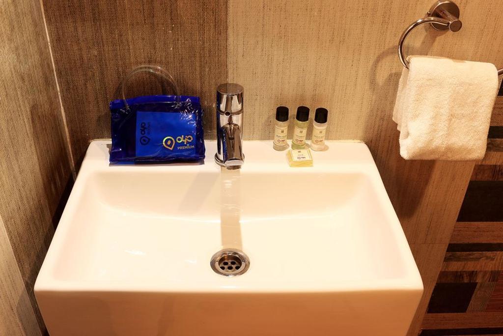 Oyo 1522 Npg Hotel Calcutta Buitenkant foto